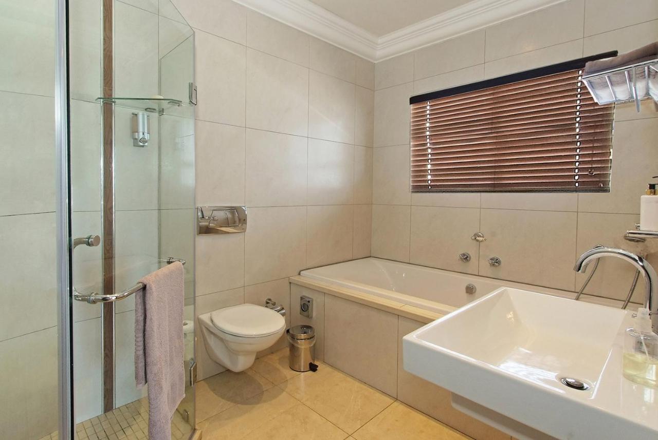 Ushaka Manor Guest House เดอร์บัน ภายนอก รูปภาพ